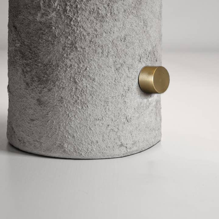 DEBARRO - Furniture | Lamps | Ceramics | Handmade – Engroshandel Skrivebordslampe – Armona Concrete - Håndlavet dæmpbar lampe