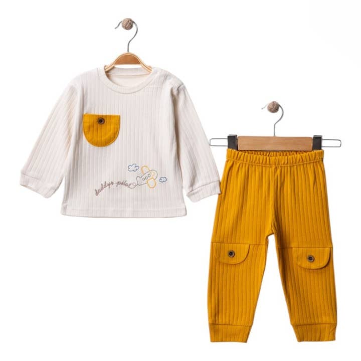 Cheeky Nomads - Wholesale Top & Pant Set - Baby - 2-piece baby set made of cotton with airplane motif3