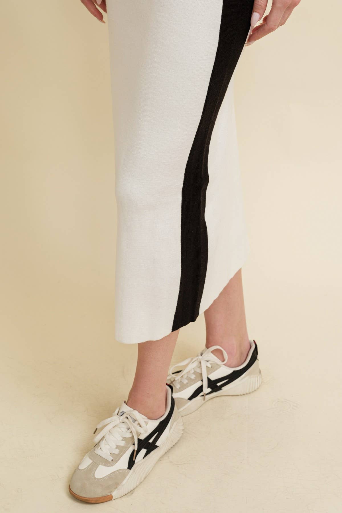 Cloud Ten - Vente Robe – femme - CSW9872B - ROBE MIDI MOULANTE CONTRASTANTE SUR LES CÔTÉS9