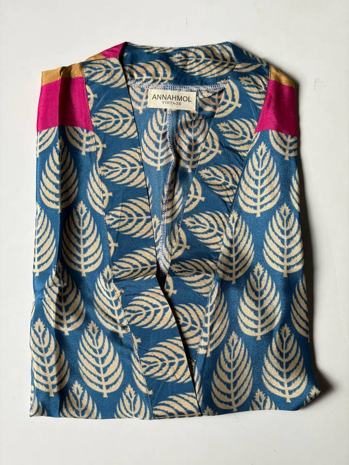 Annahmol - Wholesale Blouse - Women's - Vintage Silk Kimono Top: Free Size: BEST SELLERĀ : OOAK19