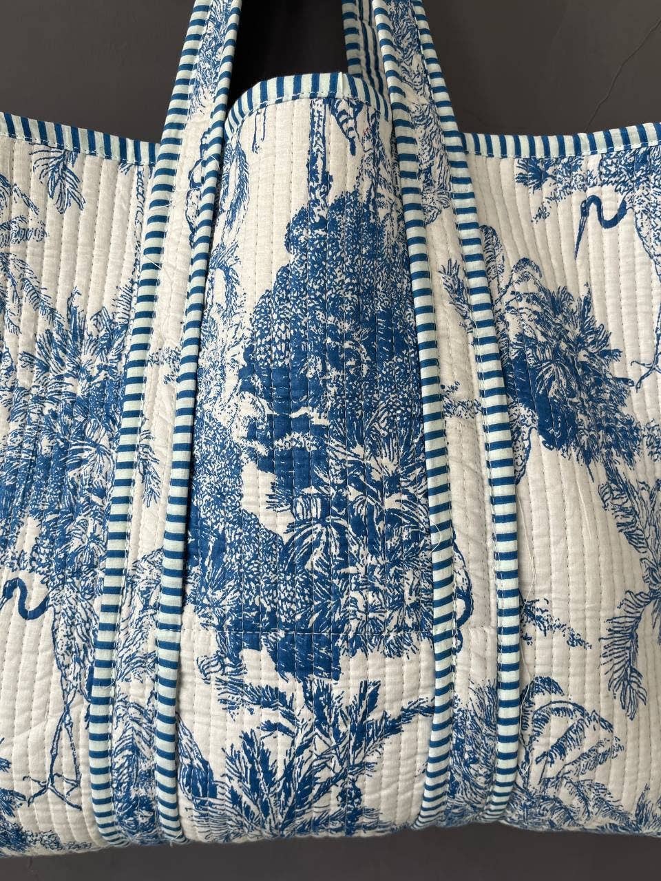 Bhawana Handicrafts - Vendita all'ingrosso Borsa tote - Donna - Borsa multifunzione in cotone stampata a blocchi floreali fatta a mano1