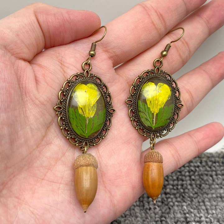 Mio Queena - Wholesale Dangle Earrings - Vintage Genuine Dried Acorn & Flowers Charm Earrings - PDF