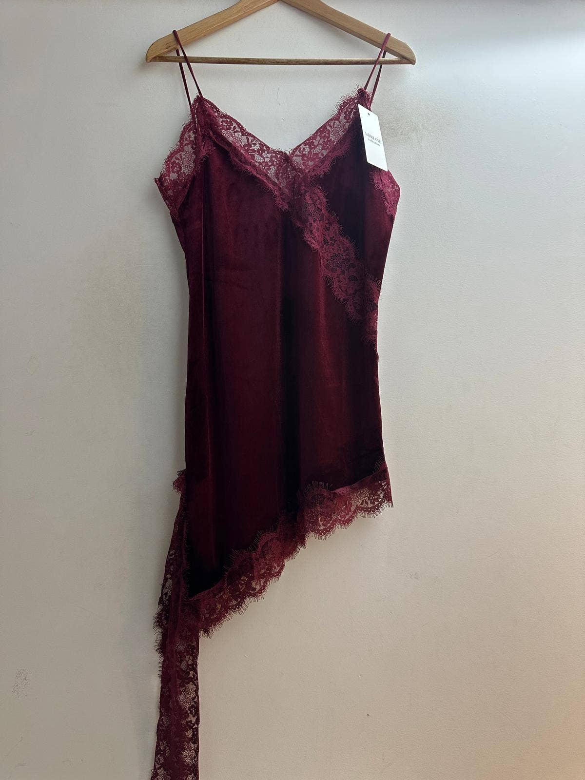 LORIANE – Vestido - Mulher por atacado – 7439V Vestido curto assimétrico de alças em veludo0