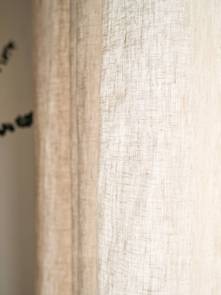 Europæiske linnedgardiner i farven Natural Flex for engroshandel hos Fairmile Co.