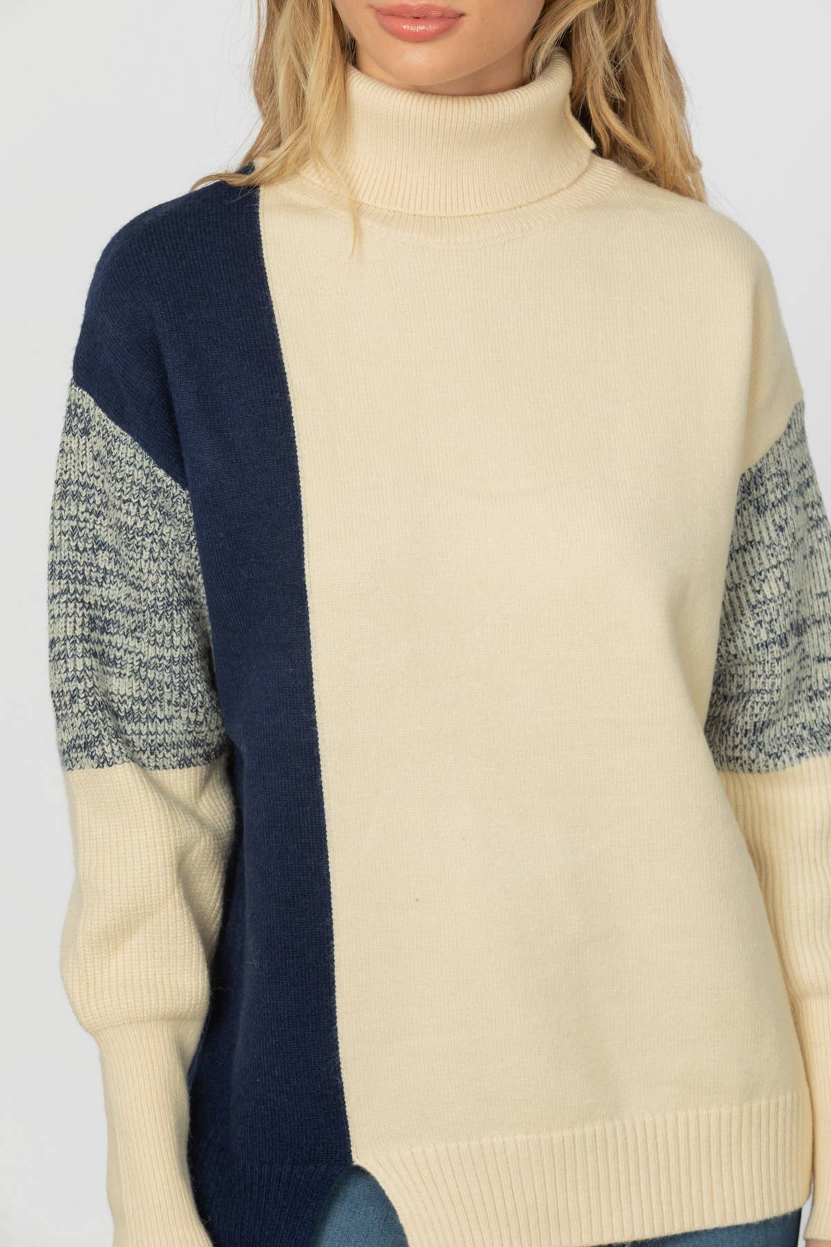 ePretty – Großhandel Strickpullover – Damen – EP-SW361 Strick-Rollkragenpullover mit Farbblock5