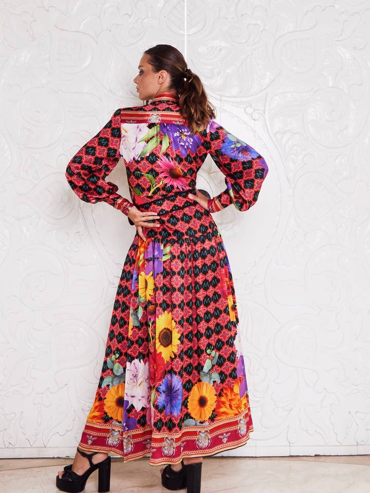 MACKENZIEMODE – Engroshandel Kjole - Dame – KEJSERINDE SILKE MAXI ~ HEMMELIG HAVE1