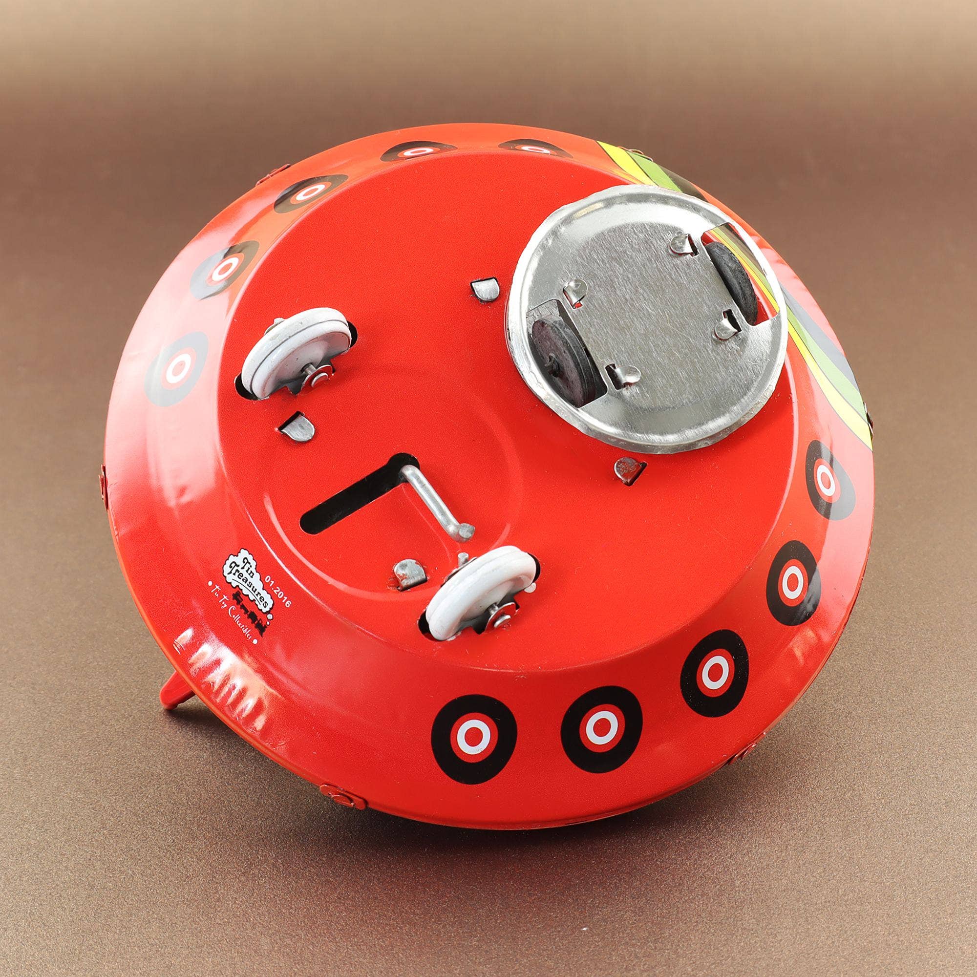 Tribal Trade GmbH - Wholesale Decorative Figurine - Spaceship Commandership Tin Robot9