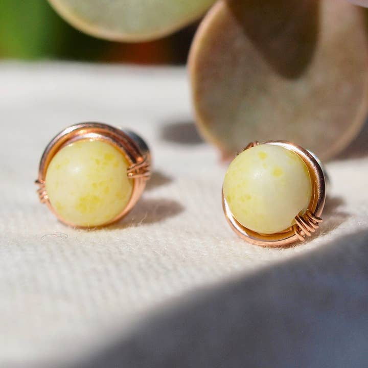 Lemon Jasper Oorknopjes, eenvoudige gele oorbellen, stip voor wholesale door Siebijoux