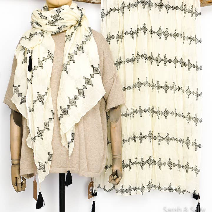 Sarah und Sally - Vente Écharpe – femme - Écharpe en coton : petit motif noir sur fond beige