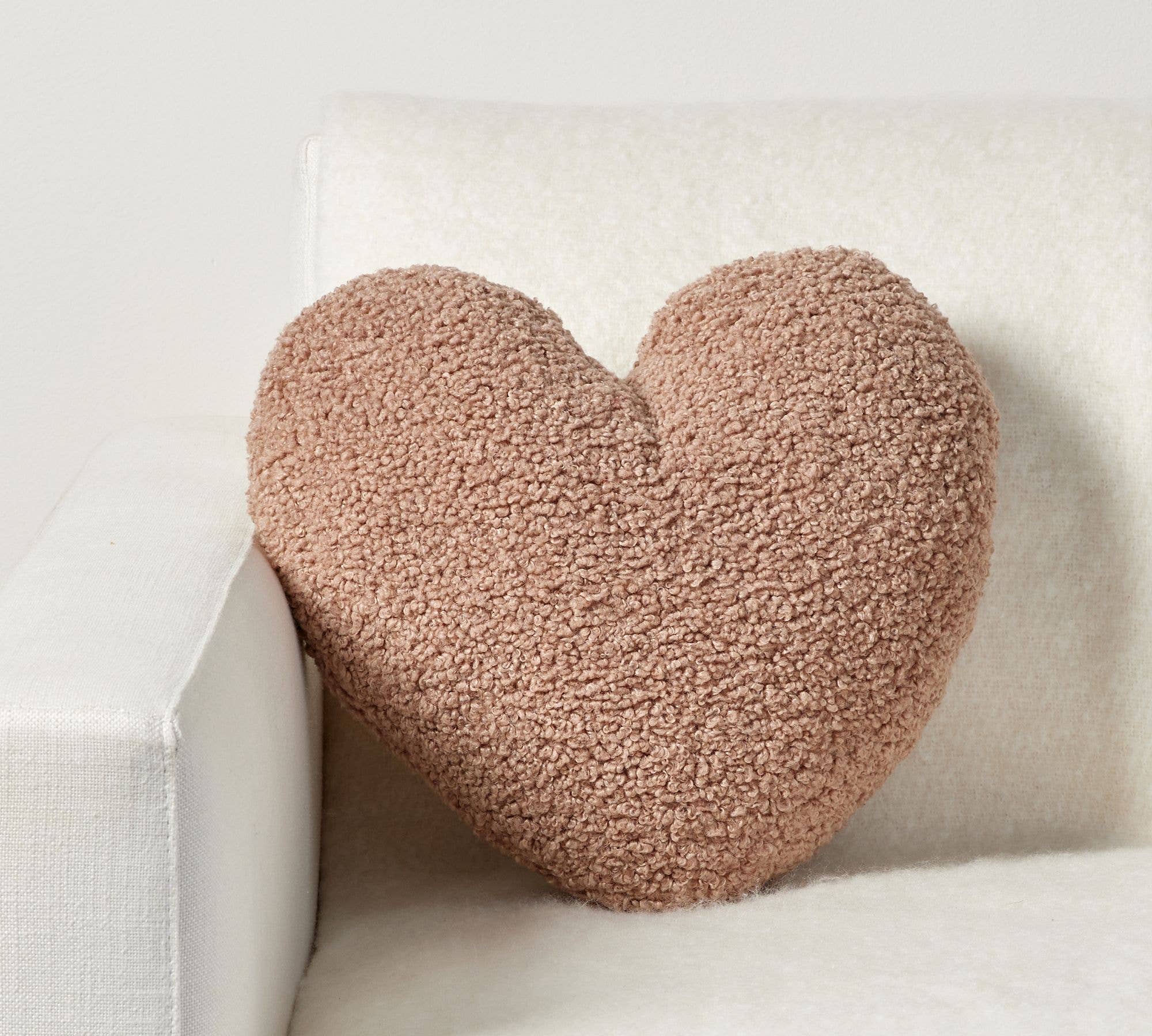 FLUFFERY - Vente Coussin décoratif - Coussin décoratif en peluche en forme de cœur0