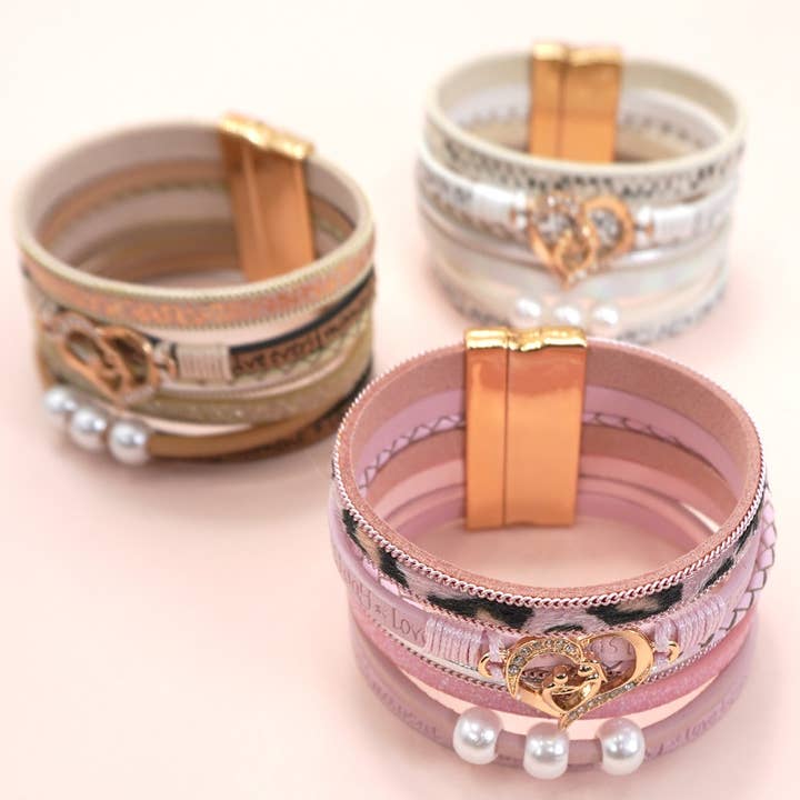 JOSSLYN by wall to wall - Wholesale Bangle Bracelet - MAGNETIC BUCKLE HEART SHAPED WORD PRINT BRACELET | 40B5136