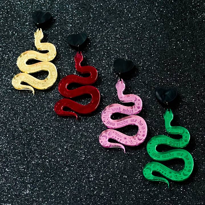 LWYMMD ormörhängen (Taylor Swift-inspirerad) för wholesale av Glitterbuggin