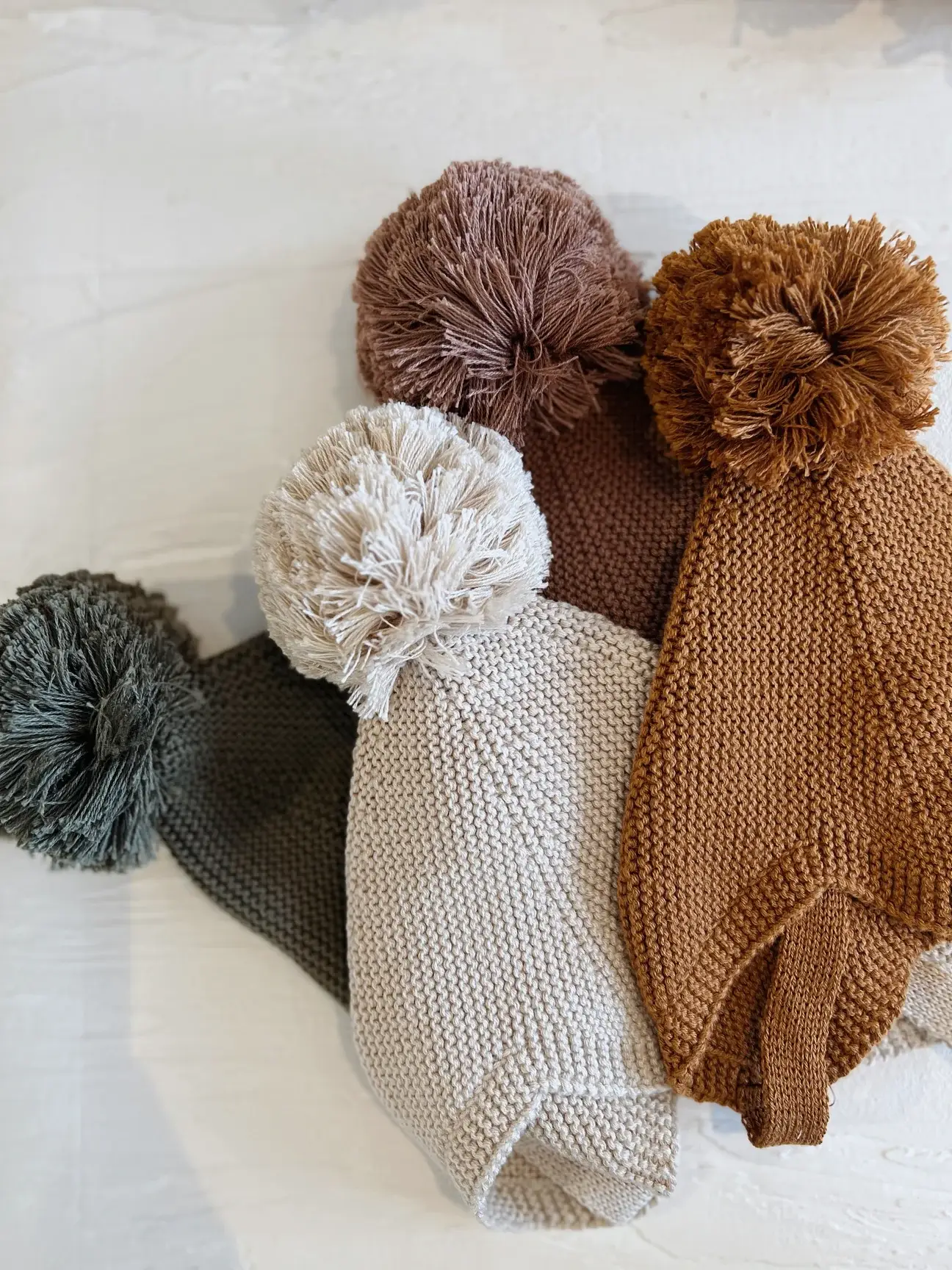 Ada Baby – wholesale Mössa för nyfödda - Baby – Stickad babyhatt med tofs1