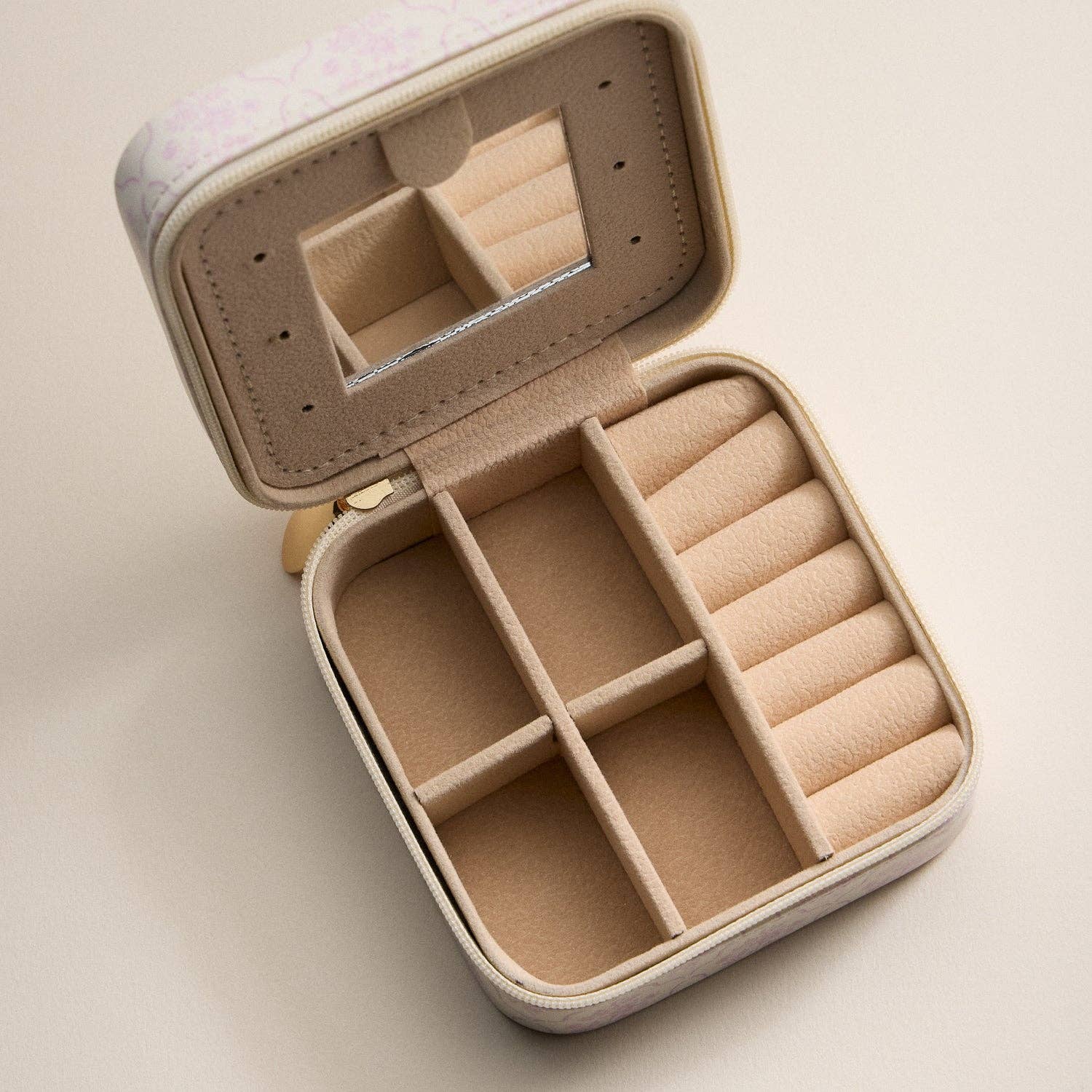 LPK Astuccio Portagioie da Viaggio Rosa con Motivo Floreale – Organizzatore Compatto per Gioielli con Specchio e Scomparti per Anelli in vendita all'ingrosso su Faire3