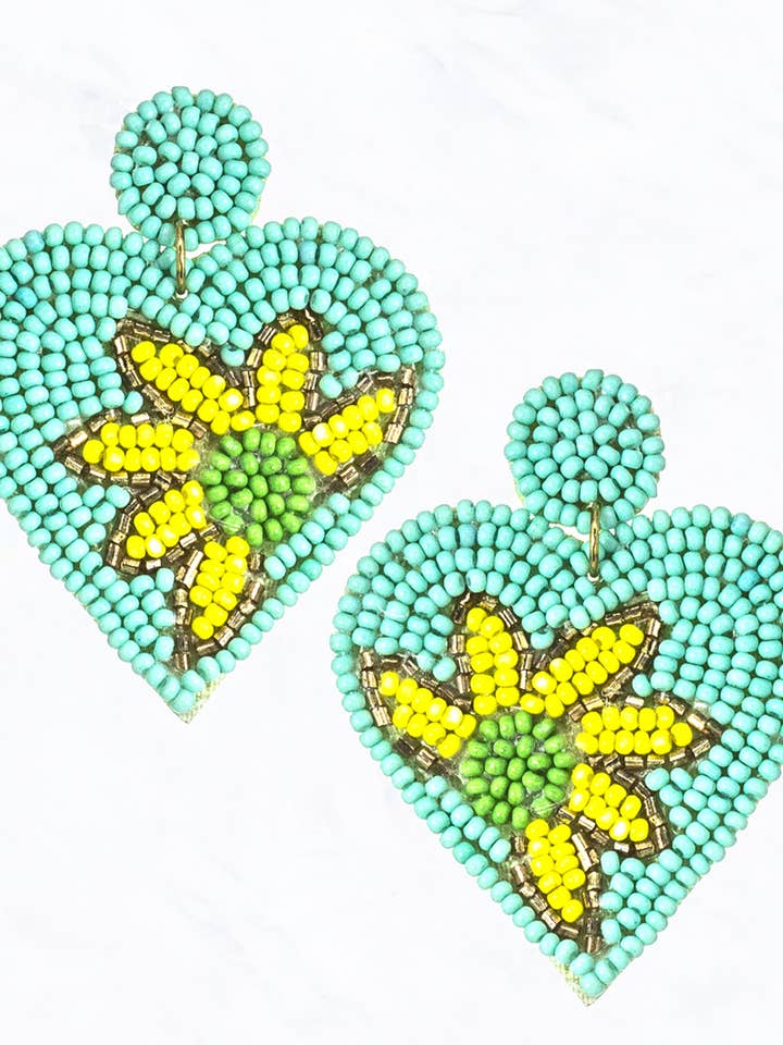 Orecchini con perline a forma di cuore con stampa floreale per la vendita all'ingrosso da parte di Suzie Q USA