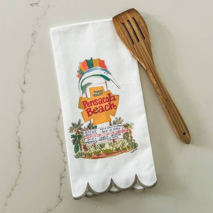 Torchon festonné avec motif du panneau de Pensacola Beach pour la vente par MALWEST design