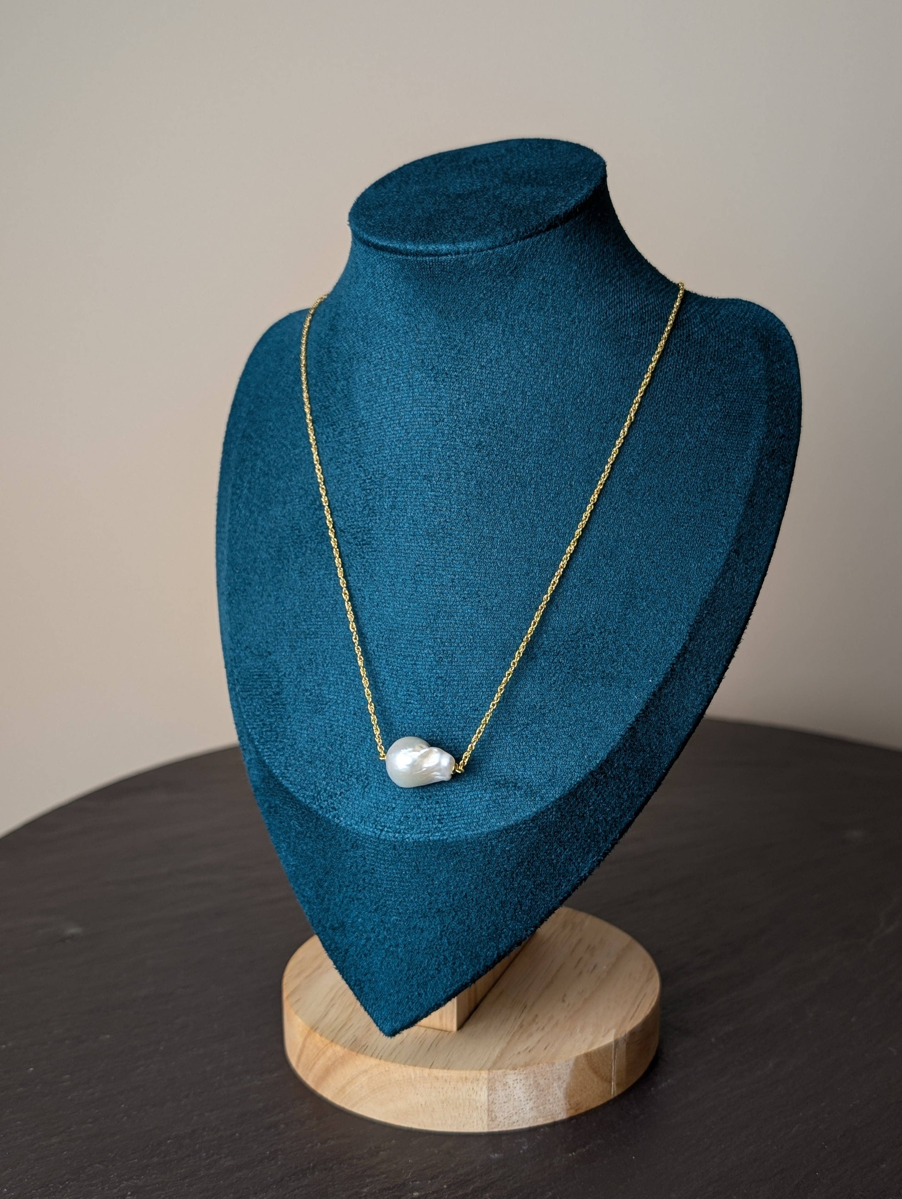 Nudie Jewellery Ltd - Wholesale Pendant/Charm Necklace - Nacre Necklace2