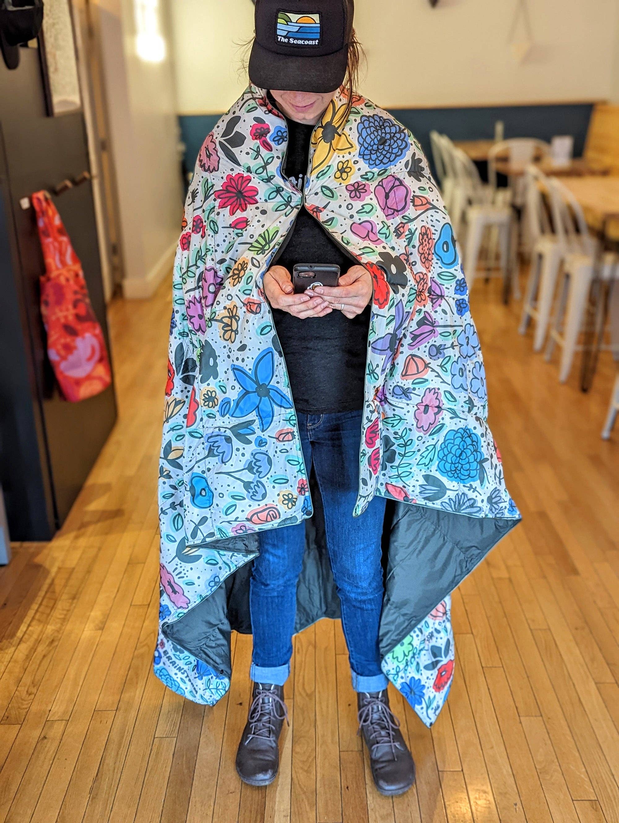 Brainstorm - Wholesale Travel Blanket - Flowerbed Puffy Travel Blanket3