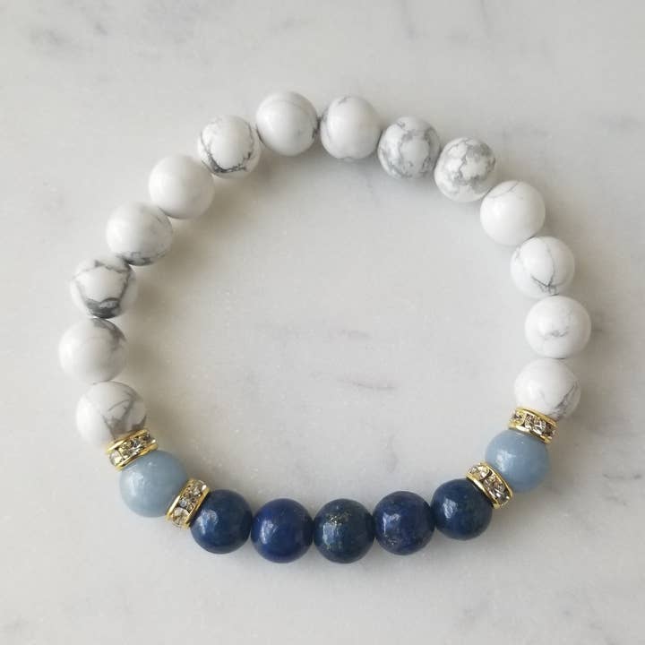 Lapis Lazuli Howliet en Angelite stretch armband voor wholesale door Elle Brands LLC