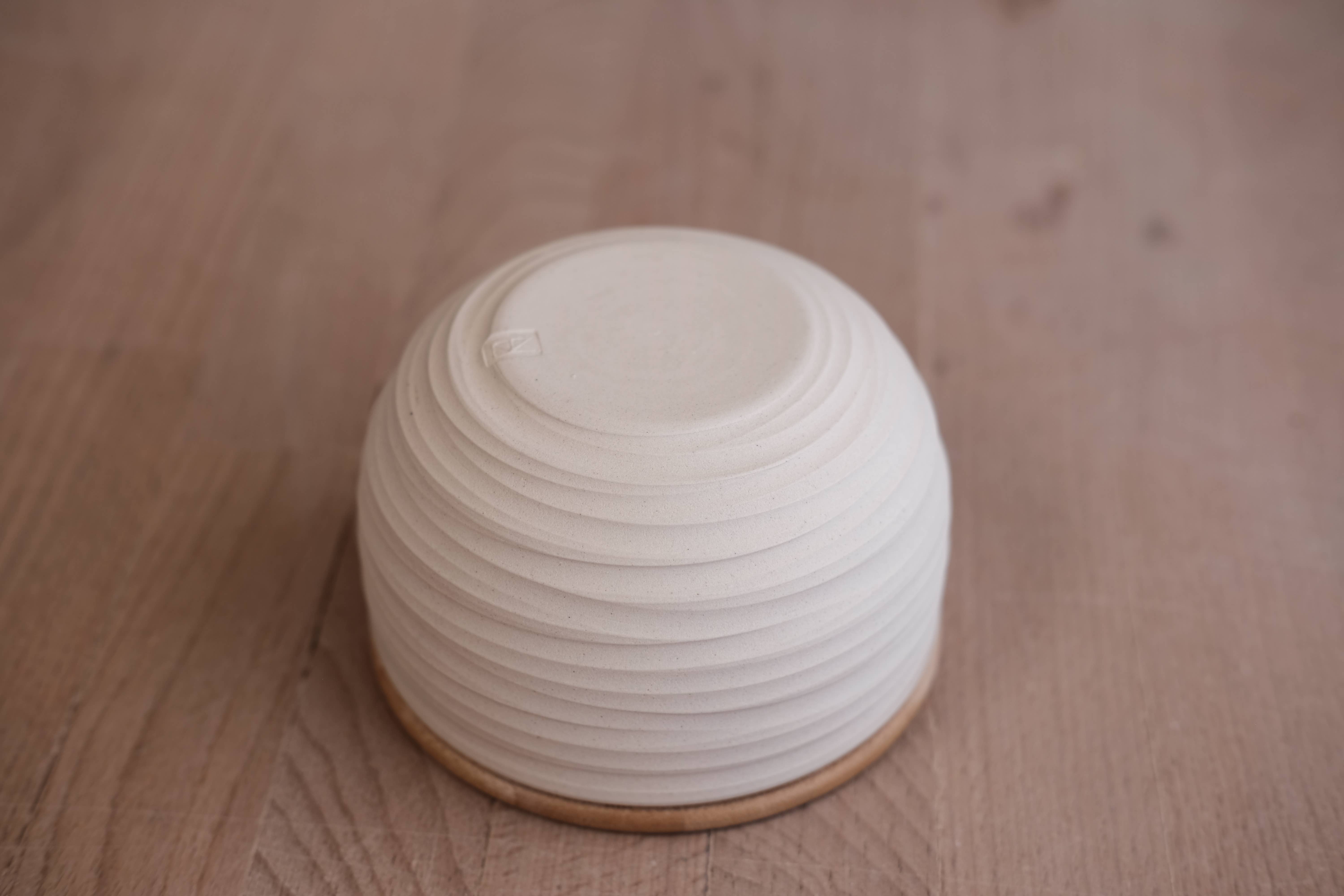 FHAR Studio - Wholesale Salt & Pepper Shaker Set - dune - salt cellar with bamboo lid - handmade porcelain2