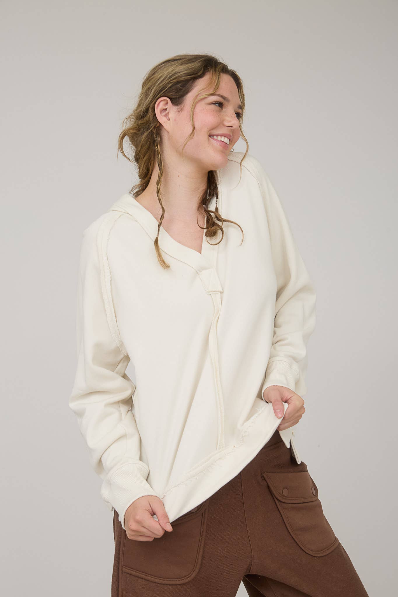 Blu Pepper – wholesale Knit top – Women's – HOODED V NECK RAW EDGE LONG SLEEVE KNIT TOP2