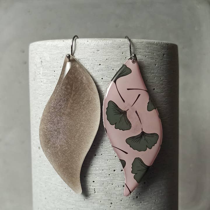 Angers reversible earrings - ginkgo leaves 1104 for wholesale by une Hirondelle sous le Tilleul