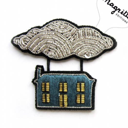 Handbestickte Brosche - Maison Volante für den Großhandel von Macon & Lesquoy