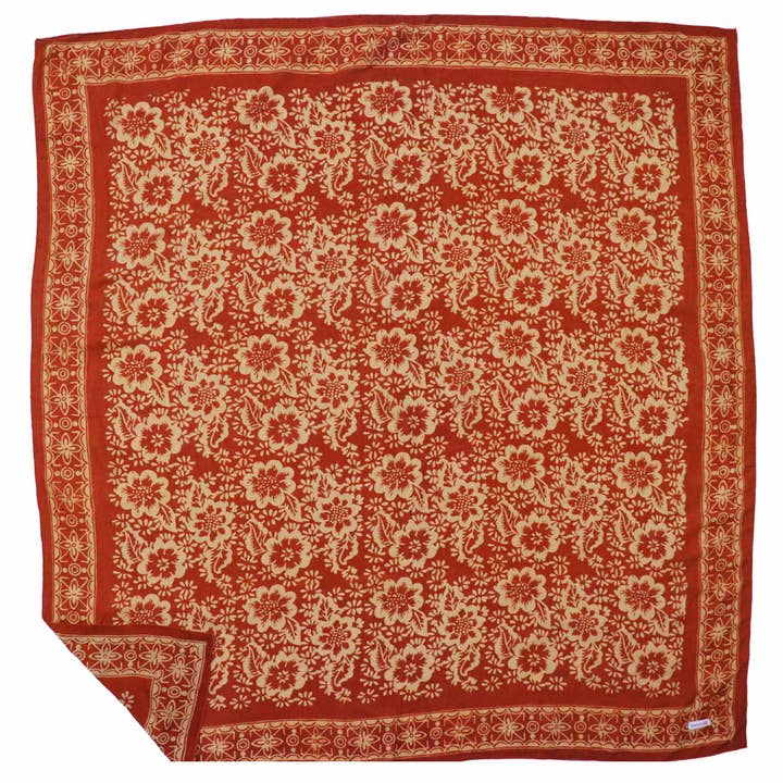 Stor 39" handfärgad batikbandana lätt 100% bomull, auburn orange, rödbrun bränd för wholesale av Kasih Co-op
