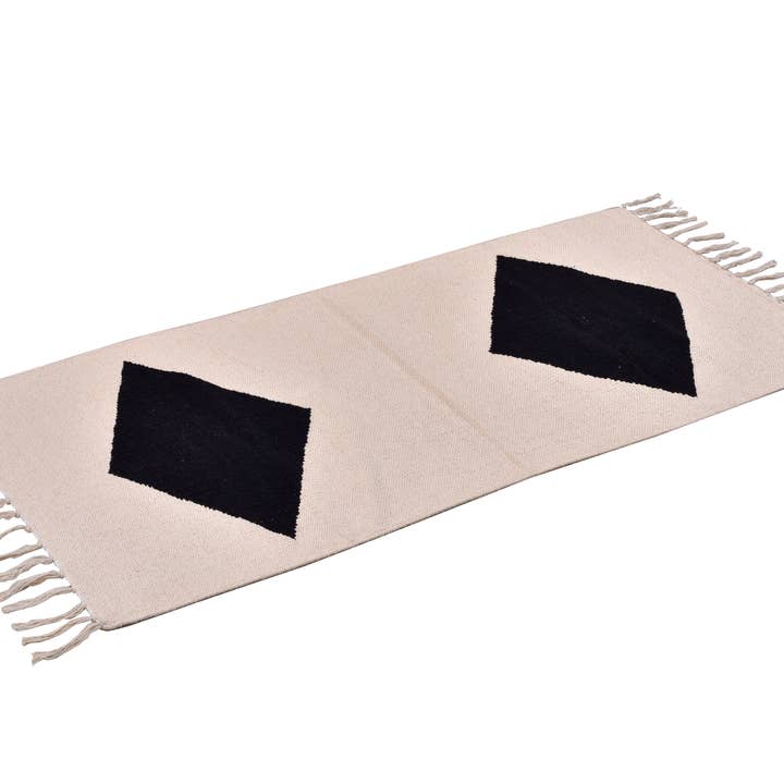 Tappeto 100% cotone nero/naturale 27" x 55" per la vendita all'ingrosso da parte di Spitiko Homes