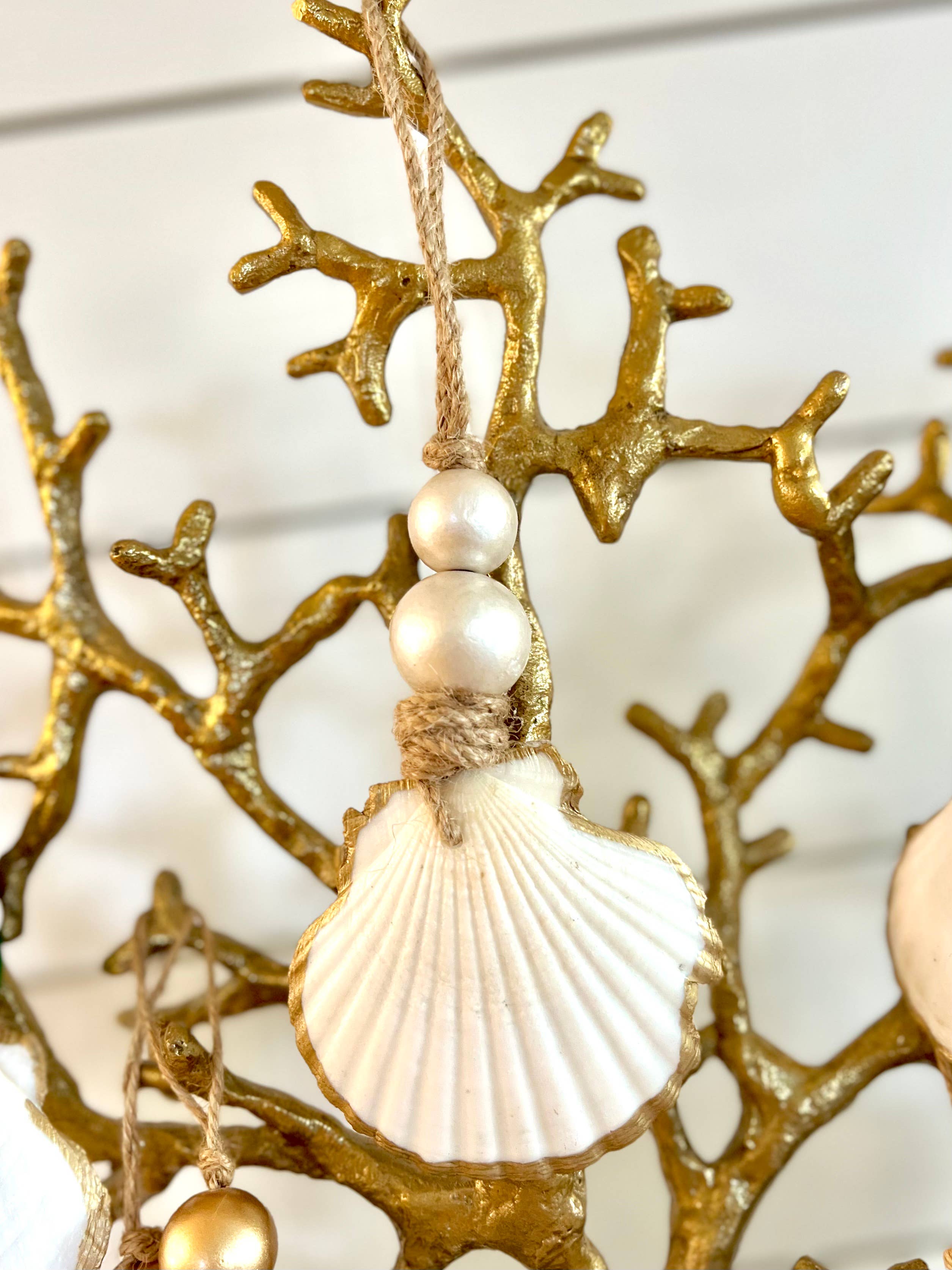 The Gilded Shell - Wholesale Ornament - Hint of Pearl Ornament - Single1