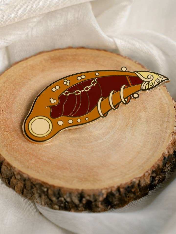 Alvöra med smycken Bokälskande emaljpin för wholesale av Pinstory