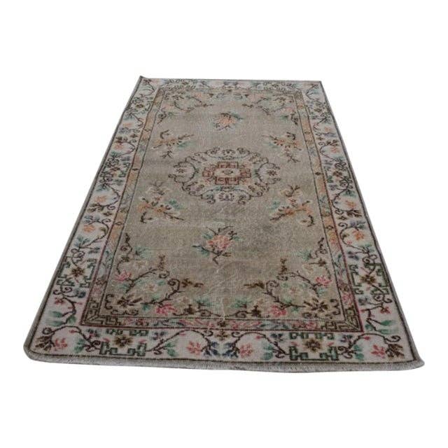 Alfombra Sparta turca de lana anudada a mano envejecida con diseño Oushak de 3 pies 9 pulgadas x 6 pies 10 pulgadas para venta al por mayor de Vintage Pillows Store