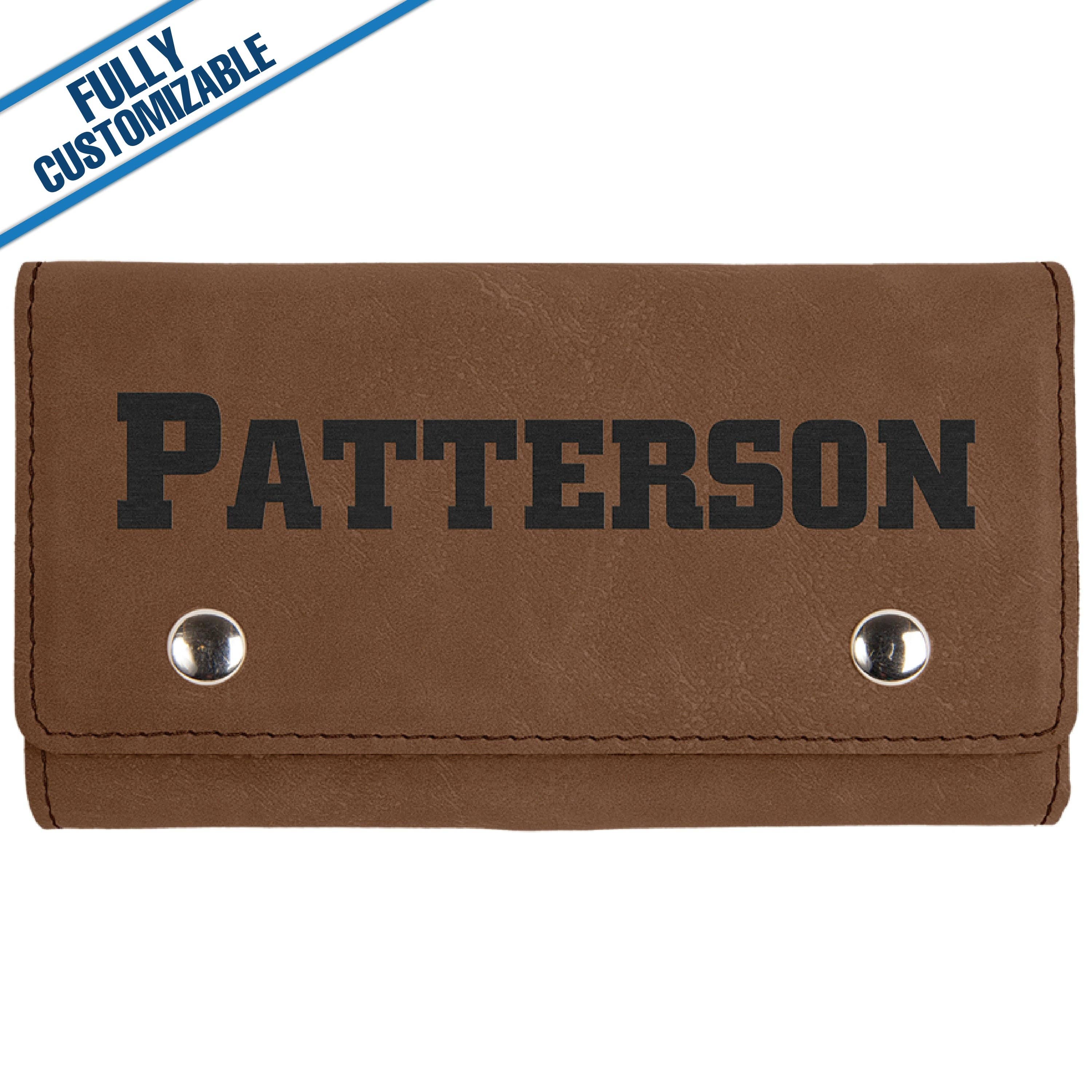 GiftWorksPlus - Vente Jeux de cartes - Ensemble de cartes et de dés en similicuir gravé - Entièrement personnalisable3