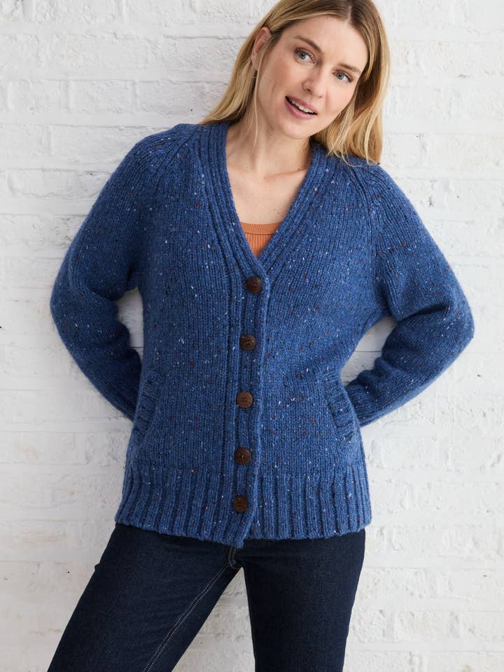 Cárdigan de tweed para mujer Bonny Glen - color denim para venta al por mayor de Aran Woollen Mills
