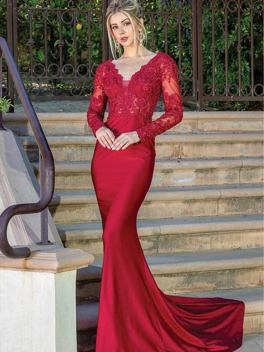 Robe élégante à manches longues avec corsage en dentelle pour la vente par Dancing Queen Dress
