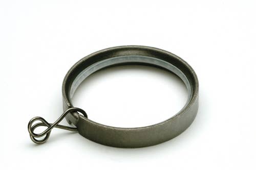 Taylor & Tailor - Vendita all'ingrosso Bastoni per tende - Anelli in metallo piatti Taylor & Tailor per bastoni per tende (confezione da 10)4