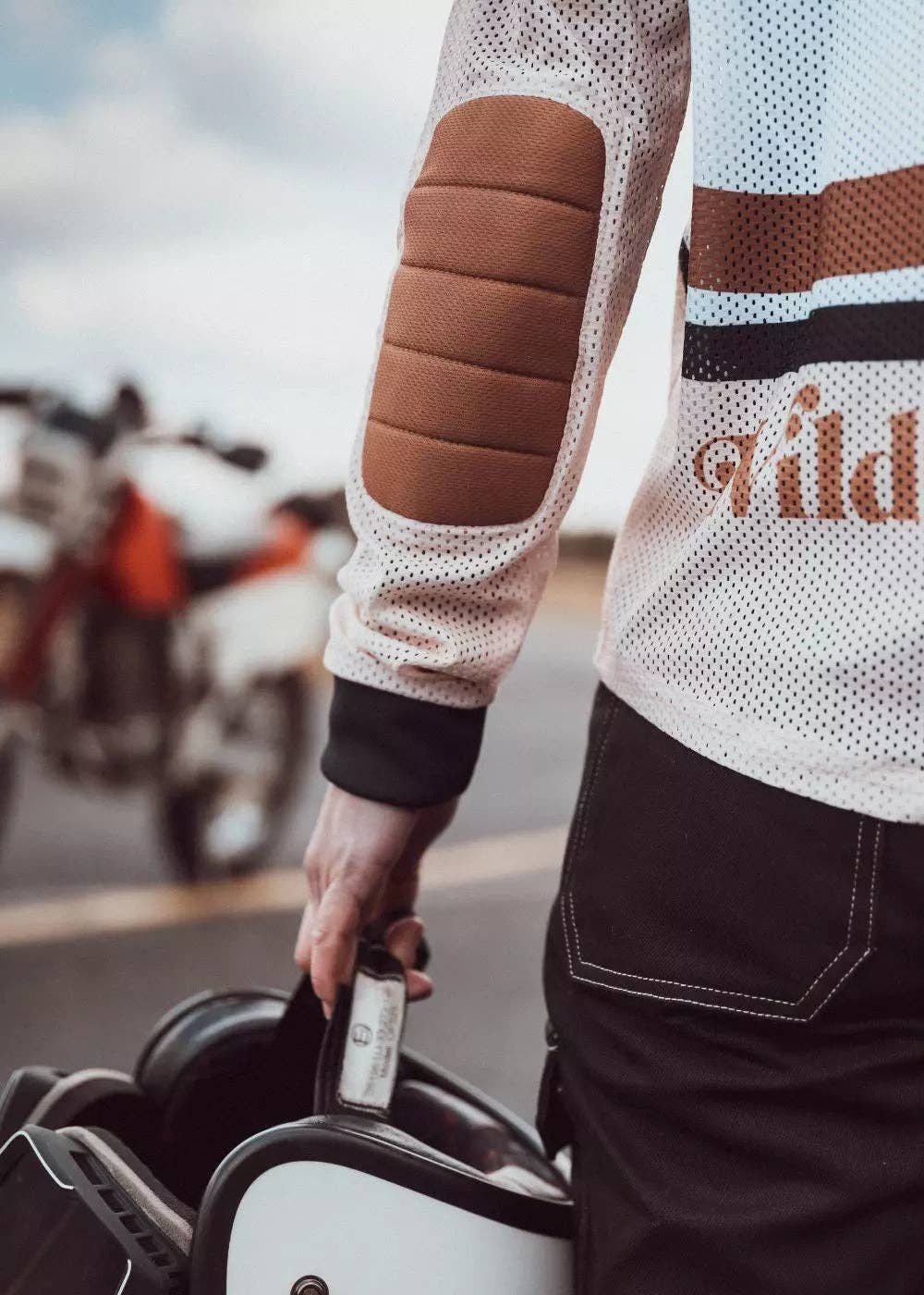 WILDUST - Wholesale Screen Printed T-Shirt - Women's - JERSEY CROSS - CLASSIC RIDER7