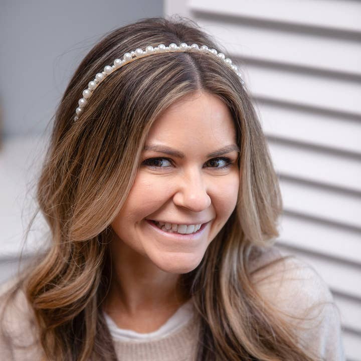 Headbands of Hope | One Purchased One Donated – Großhandel Fashion-Stirnband – Damen – Dünnes, verziertes Stirnband - Weiße Perle | Geschenk für sie
