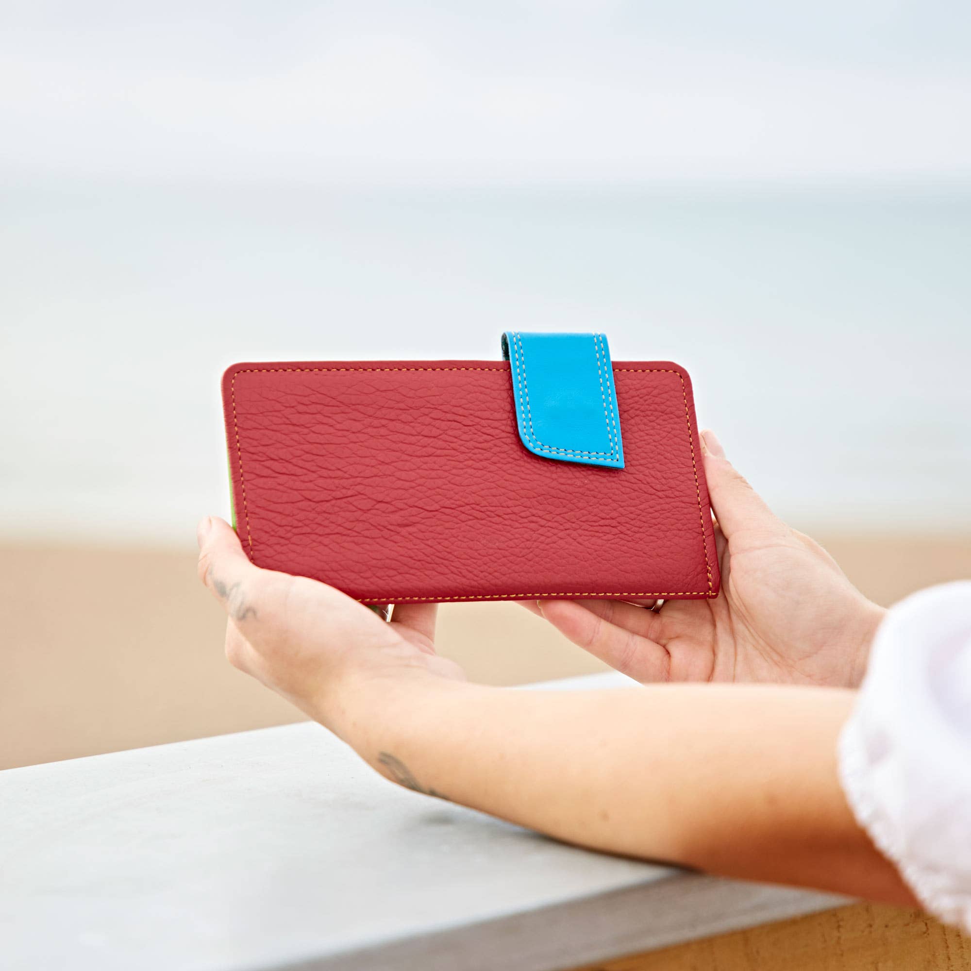 The Paper High Gift Company Limited - Vendita all'ingrosso Portafogli - Donna - Portafoglio in pelle riciclata colorata - colori vivaci assortiti2