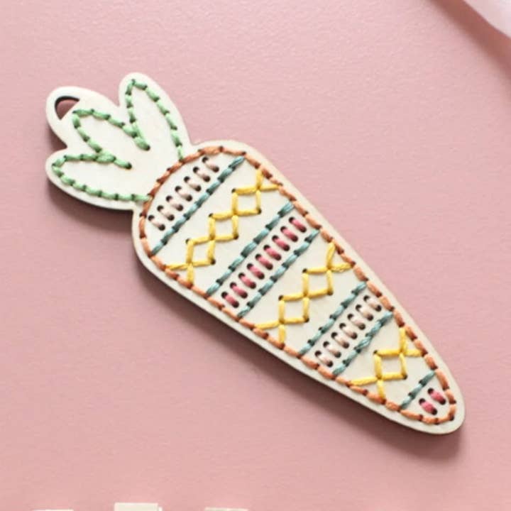 Kit de broderie DIY Carrot de Pâques pour la vente par The HNB House