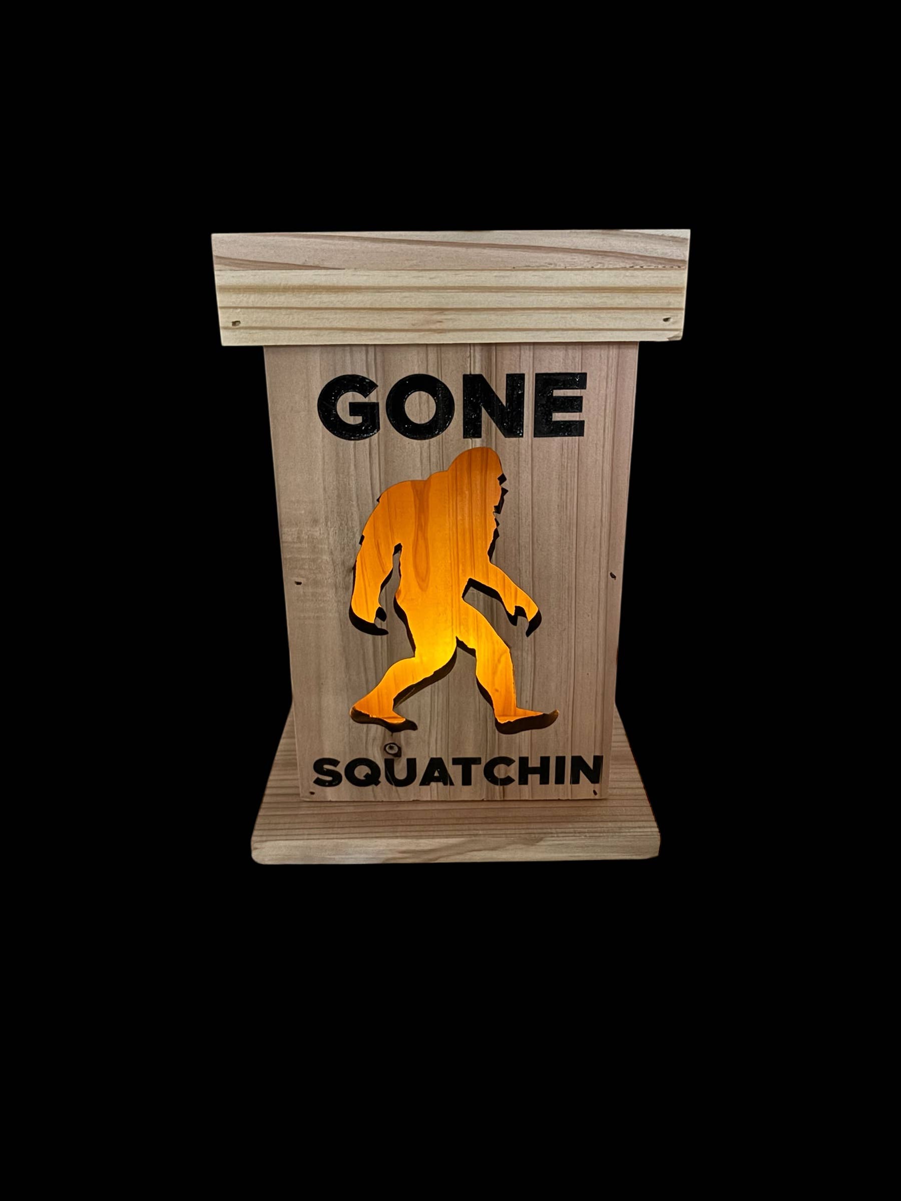 Faithful Creations Studios – Lampião por atacado – Lanterna Gone Squatchin' – Decoração Rústica Artesanal de Pé Grande2