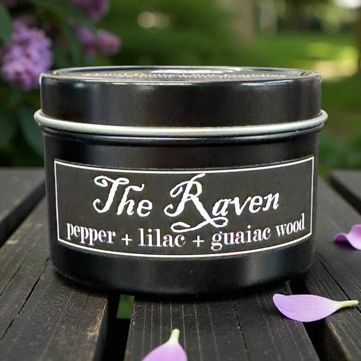 Fly Paper Products - Vendita all'ingrosso Candele da viaggio - *Nuova Fragranza* The Raven 4oz Pepe + Lillà + Legno di Guaiaco1