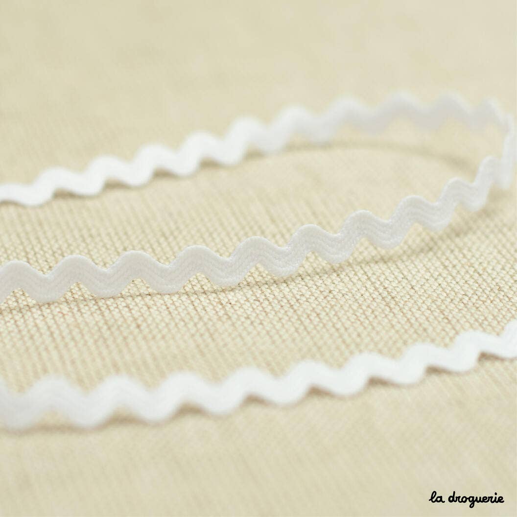 LA DROGUERIE - Wholesale Ribbon - Gift Wrapping - Small rickrack ribbon14