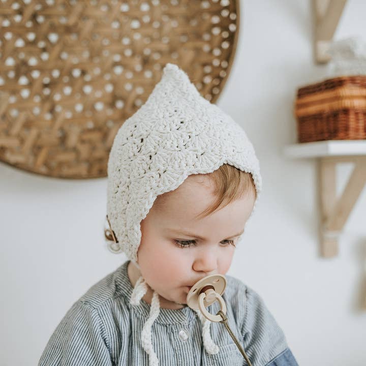 Chapeau Pixie pour bébé, Bonnet Pixie au crochet, Bonnet pour bébé avec attaches pour la vente par Meadoria