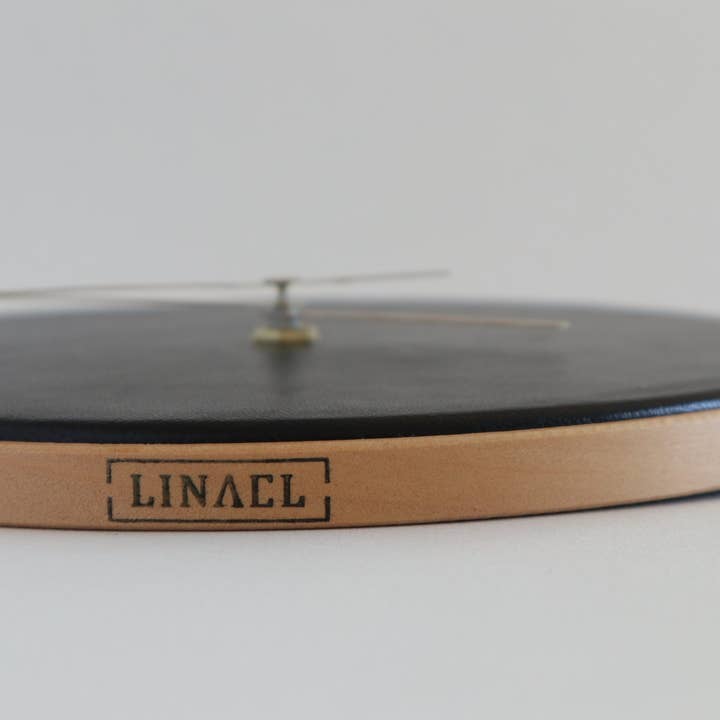 Linael - Wholesale Muurklok - LEREN WANDKLOK — MIDDELGROOT — ZWART2