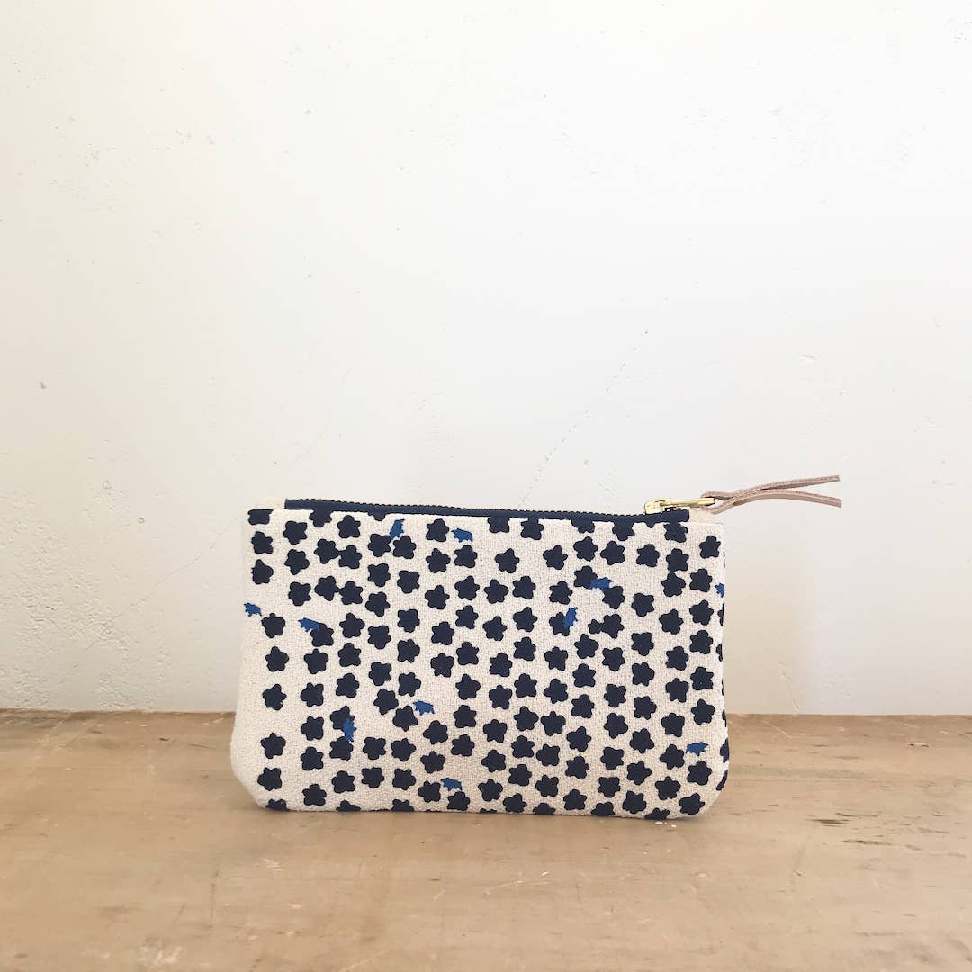 Erin Flett – Carteira - Mulher por atacado – CARTEIRA DE CARTÃO FLOR DE CEREJEIRA MARINHA1