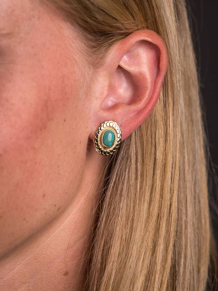 Pendientes dorados con forma de concho floral y turquesa para venta al por mayor de West & Co.