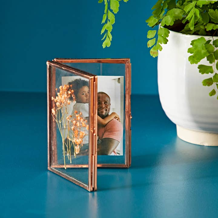 The Paper High Gift Company Limited - Wholesale Picture Frame - Recycled Metal Glass Double Photo Frame