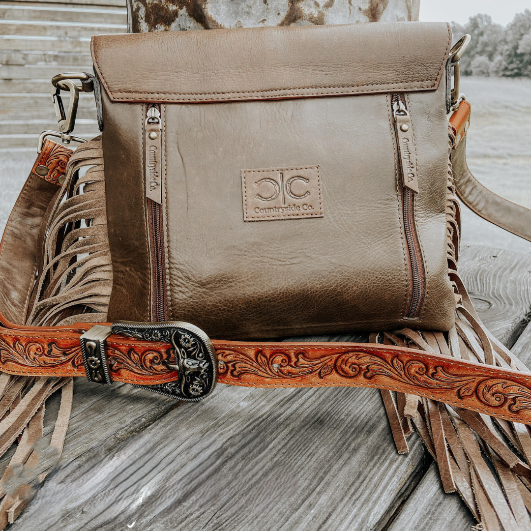 Texas Western Cowhide Bags and More – bolsa tiracolo - Mulher por atacado – Bolsa Transversal de Couro com Franjas e Frente em Pele de Vaca da Geórgia3