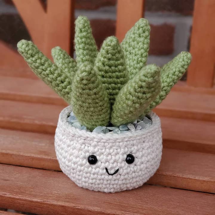 TOMOPOD LLC - Wholesale Decorative Tabletop Object - Crochet Succulent Plant, Houseplant Decor, Plant Lover Gift